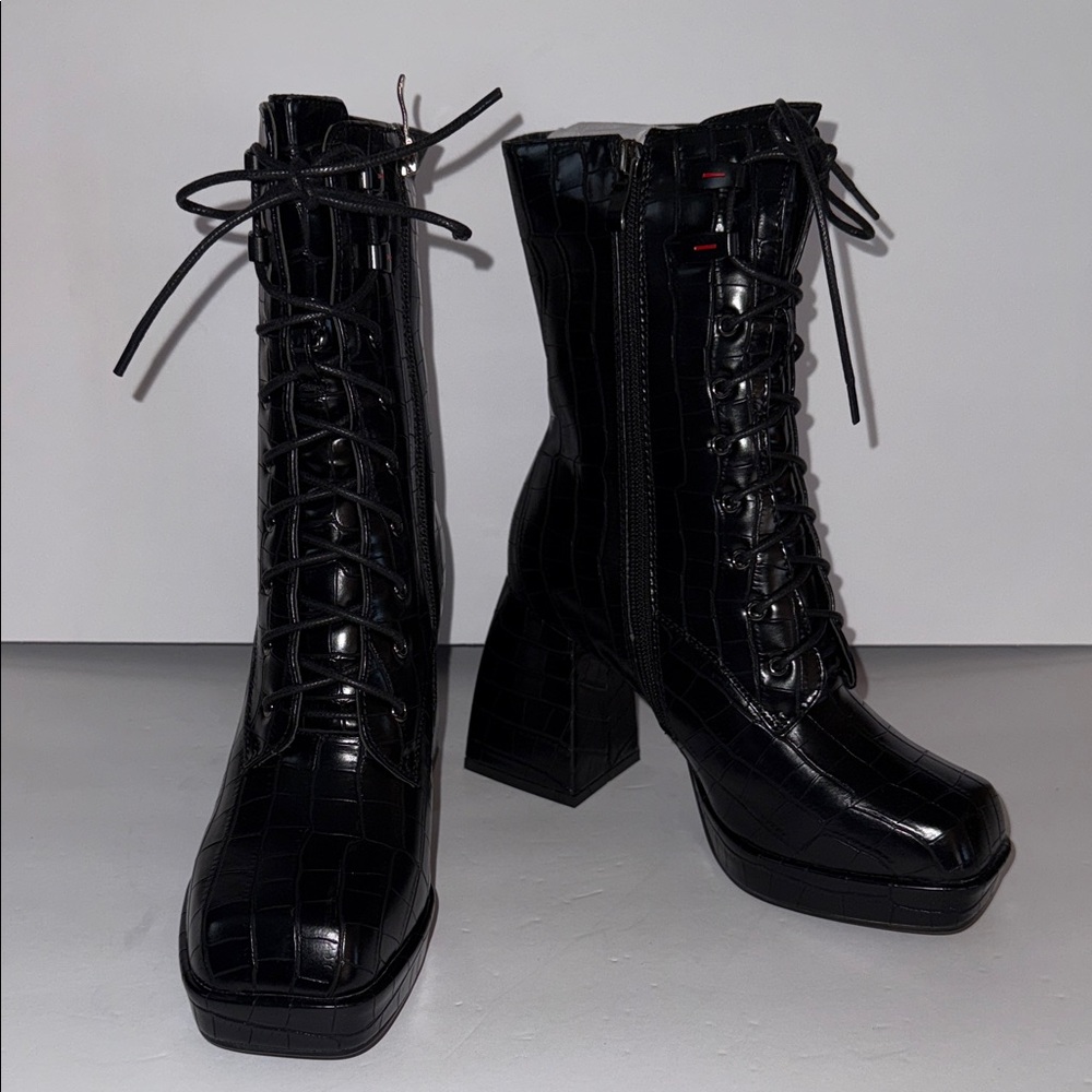 Azalea Wang Black Croc-Embossed Lace-Up Zip Up Platform Bootie Chunky Heel 8.5